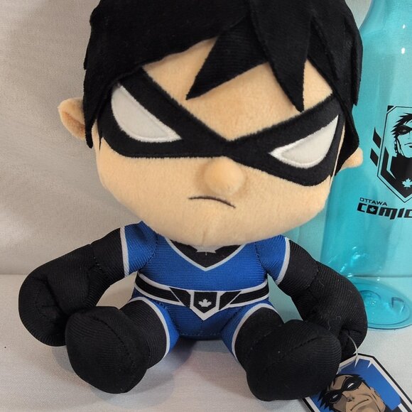 Comic Con Souvenir 3 Lot Ottawa Canada Blue Plush Superhero Water Bottle Lanyard - Picture 2 of 16